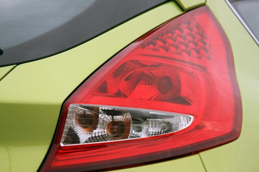  Ford Fiesta 2010 года  (EU) (фото 35 из 43)